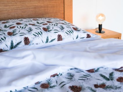 povlečení s autorským designem - Šišky a jehličí