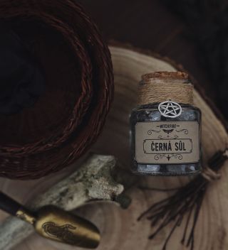 Černá sůl. Ochrana, síla a magie ukrytá v každém krystalu. ✨🖤 #cernasul #ochrana #protection #witchcraft #witchlife