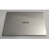 Zadní část krytu displaye z Asus VivoBook F420U vada