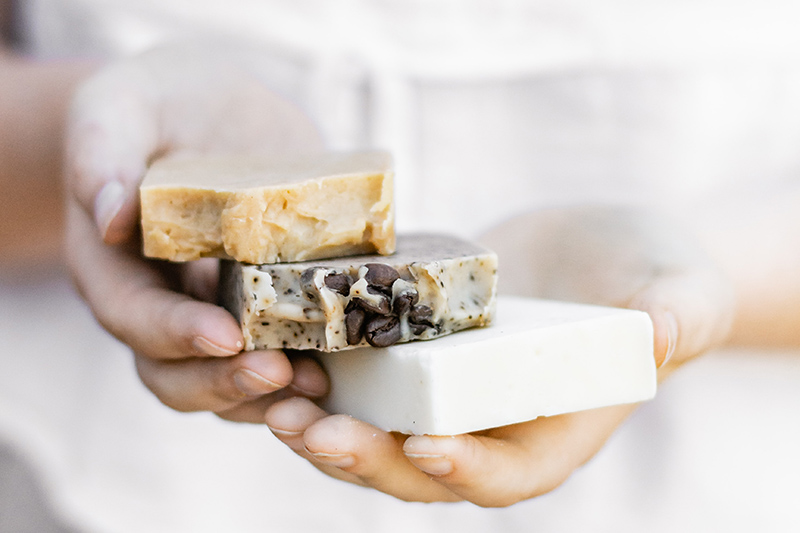 Proč si vyrábět domácí glycerinová mýdla a jak na to?