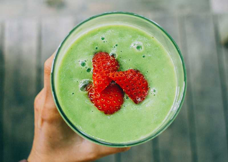 Osvěžující recept na letní smoothie s MCT olejem