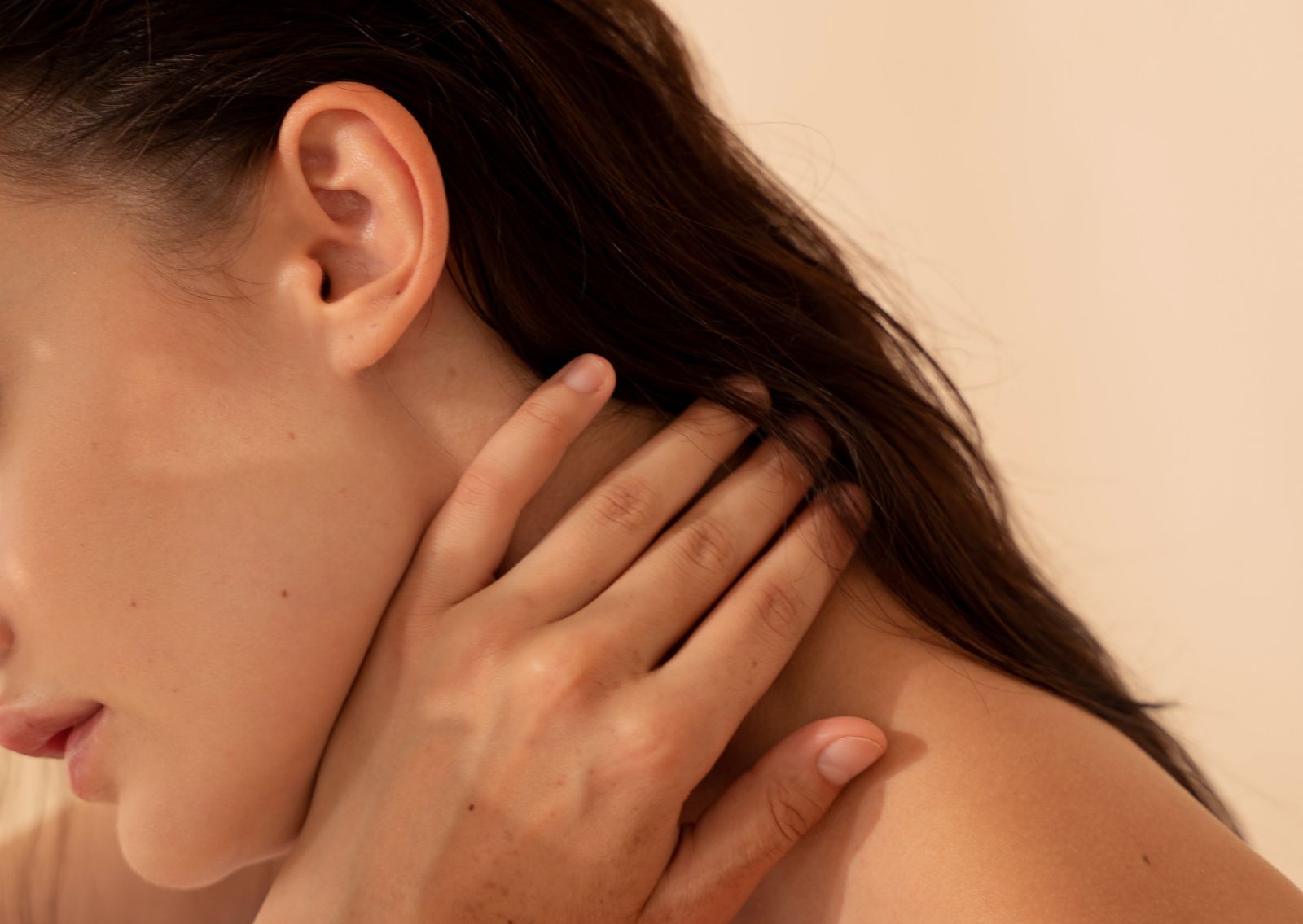 Zimní SOS pro vlasy, pleť i nehty