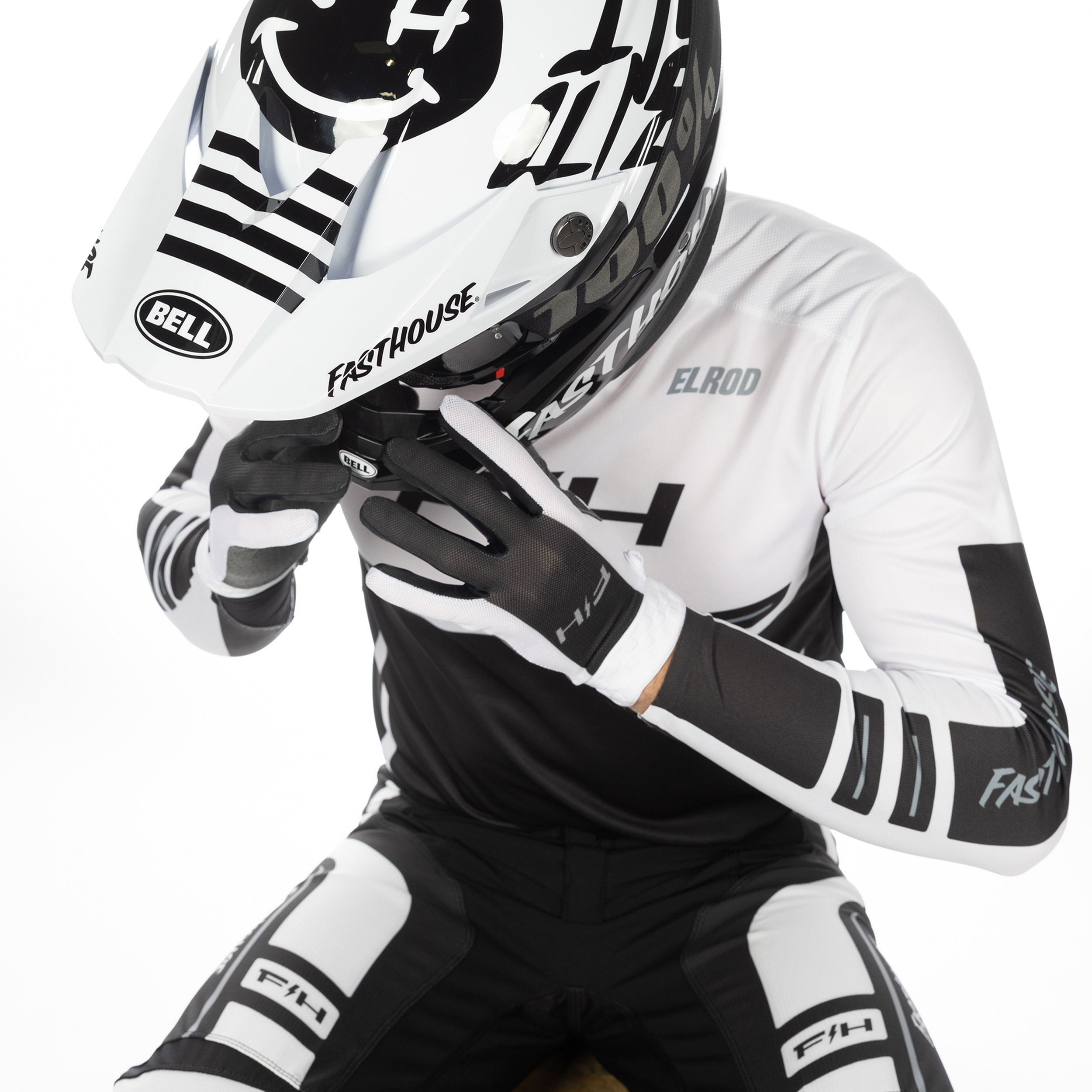 Vapor_React_WhiteBlack_Glove5