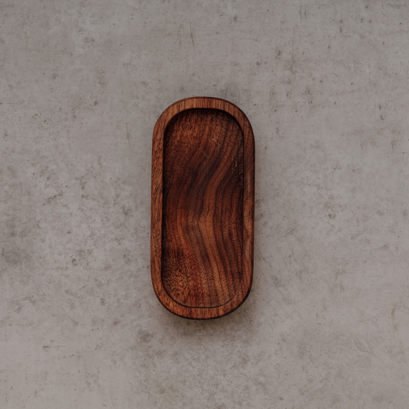 Wood Style Tácek ovál - Ořešák Velikost tácku: S