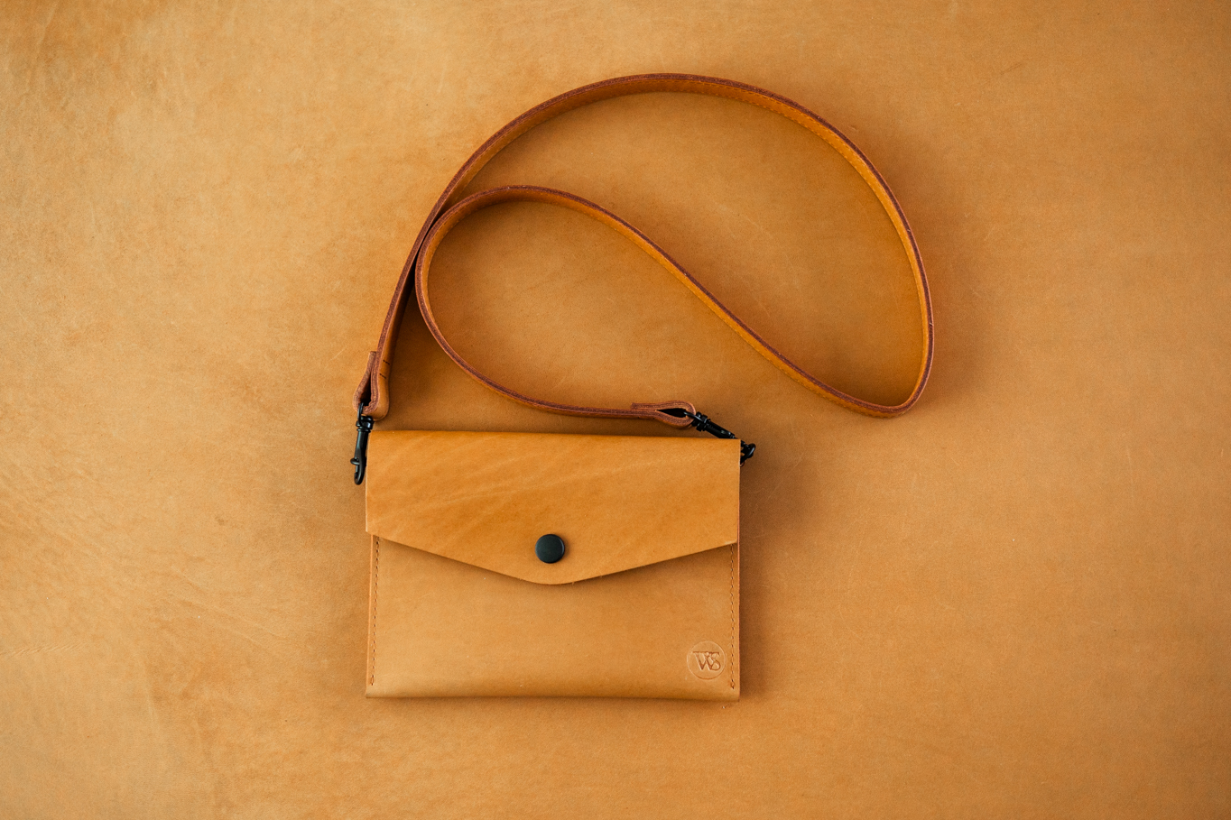 Wood Style Kapsička s popruhem Skořice (obrázek 5)