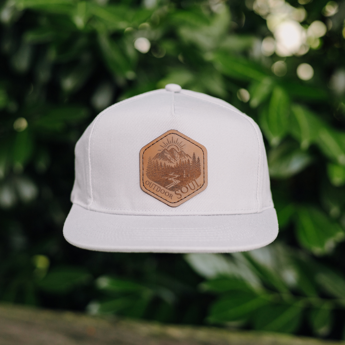 Wood Style Snapback šedý Styl nášivky: OUTDOOR SOUL