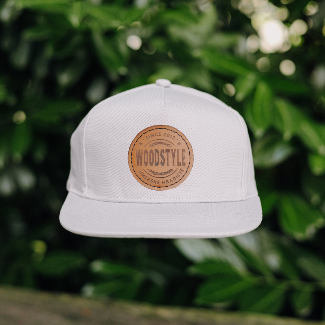 Wood Style Snapback šedý Styl nášivky: WOOD STYLE