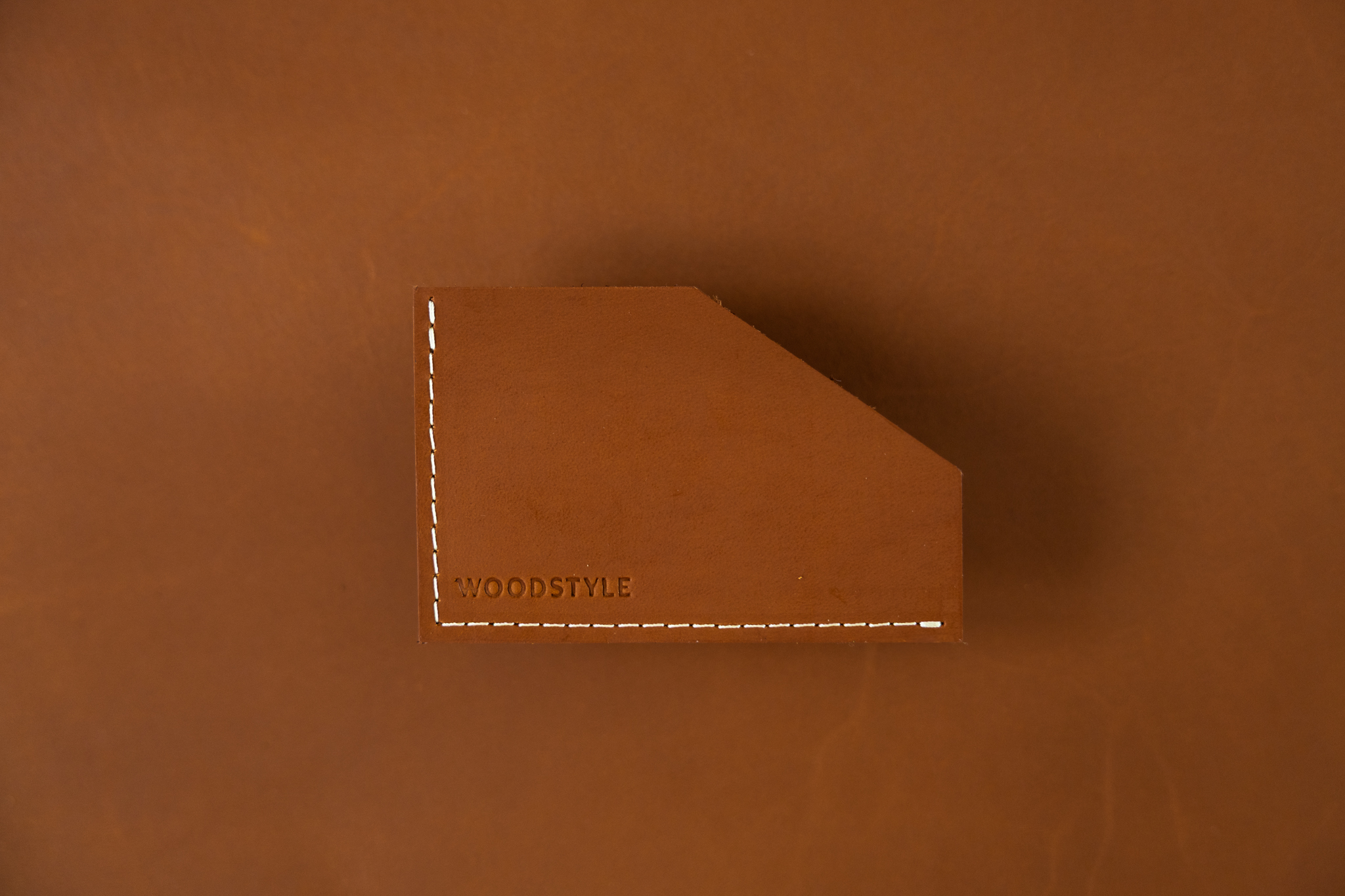 Wood Style Pouzdro na karty LÍSTEK - Hnědá (obrázek 4)