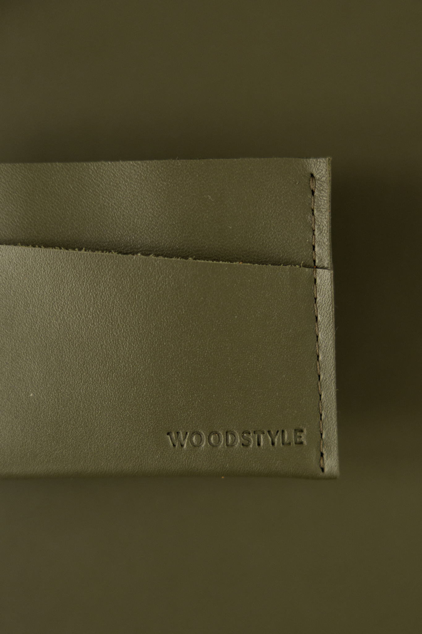 Wood Style Pouzdro na karty NAŽKA - Oliva (obrázek 6)