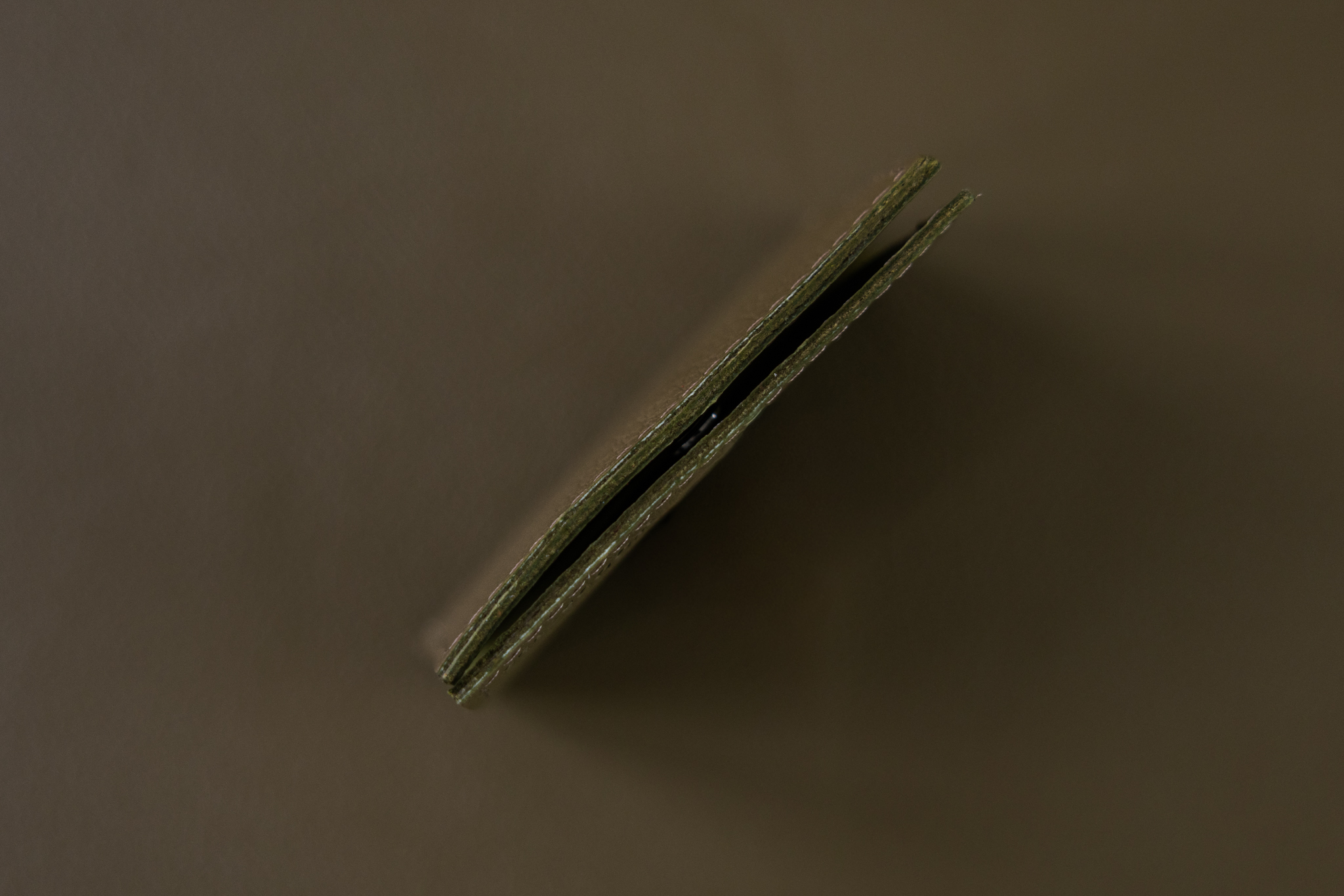 Wood Style Pouzdro na karty PUKAVEC - Khaki (obrázek 7)