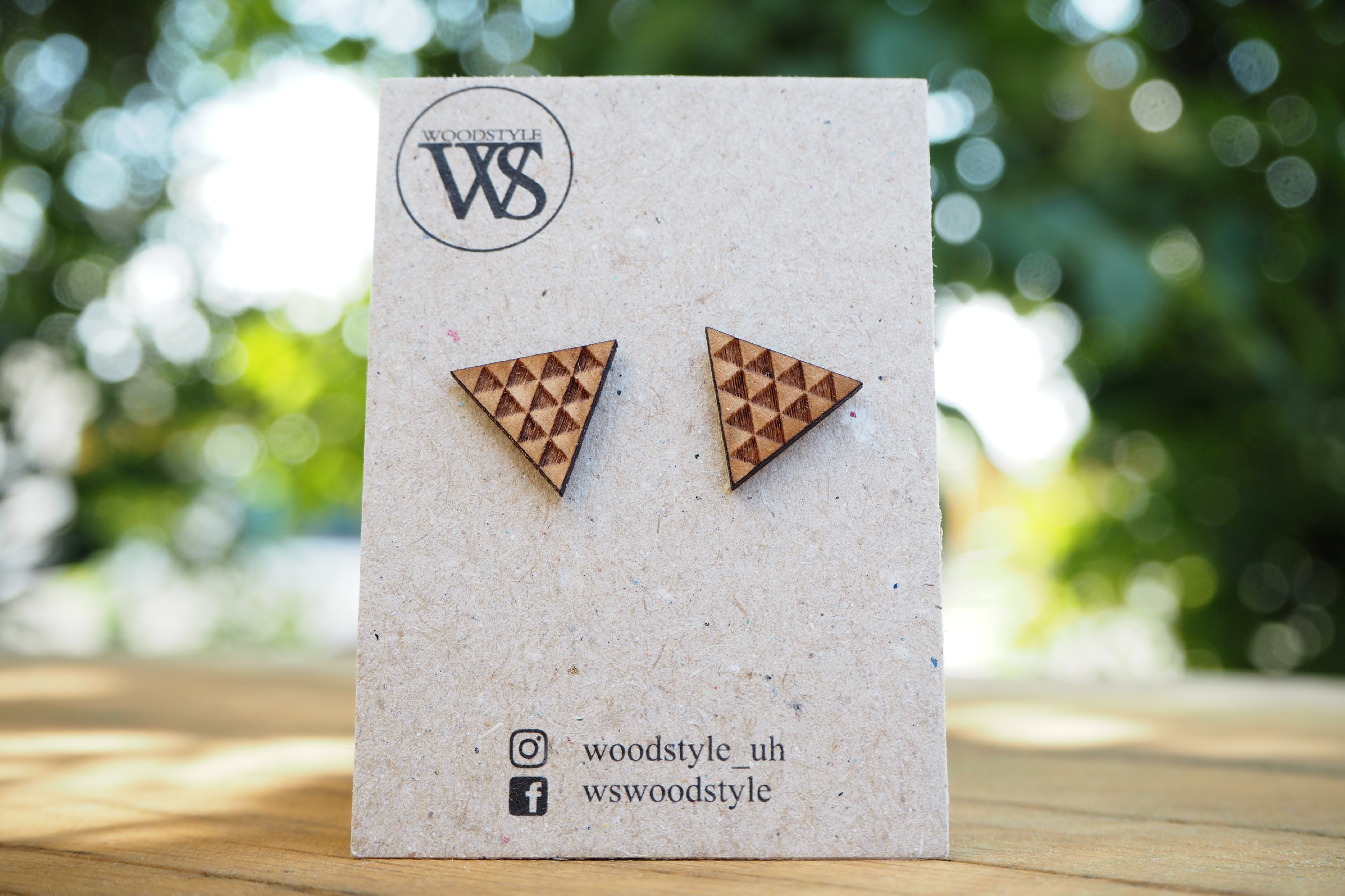 Levně Náušnice gravírované Triangle