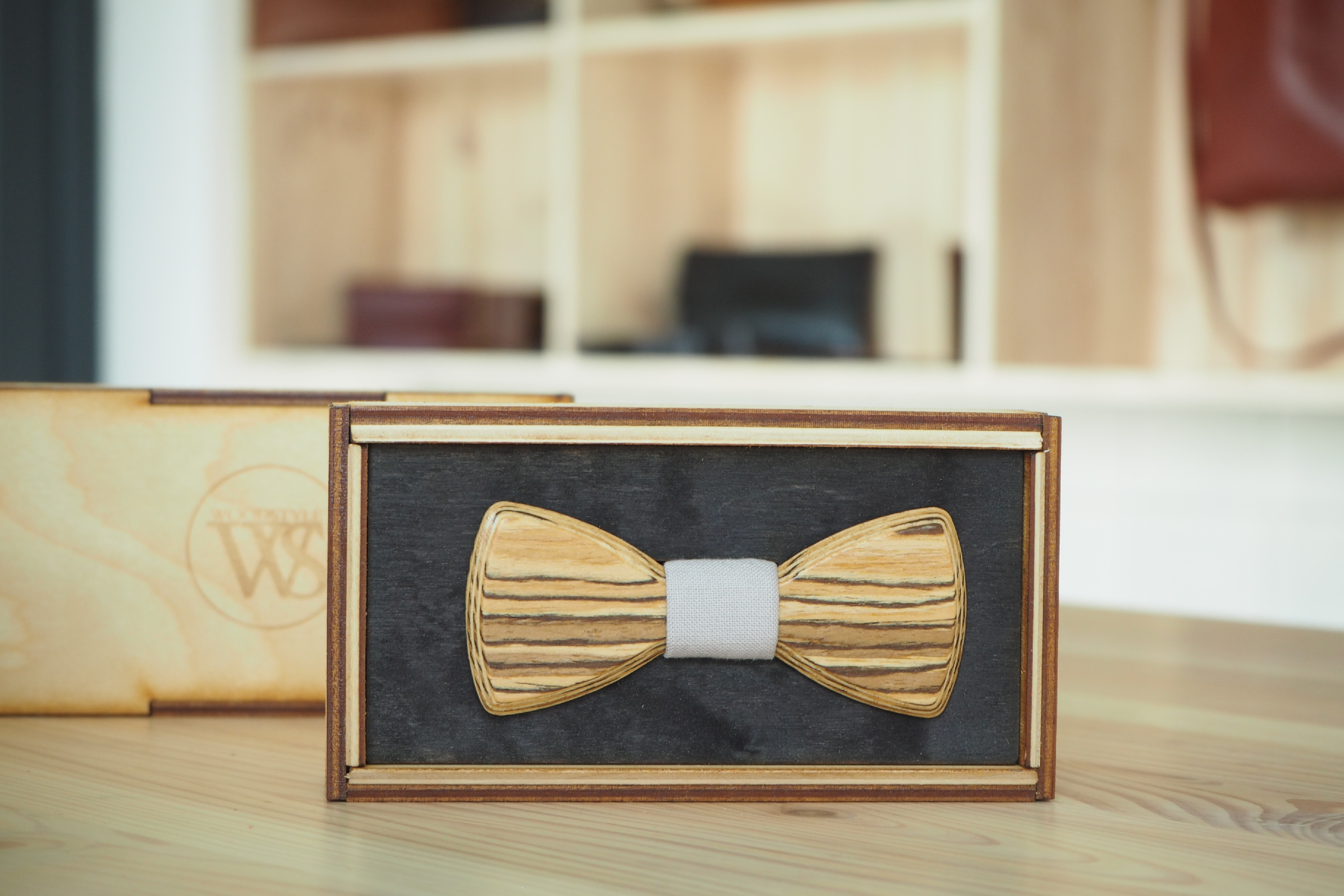 Motýlek Mini Zebráno Barva středu: Šedá