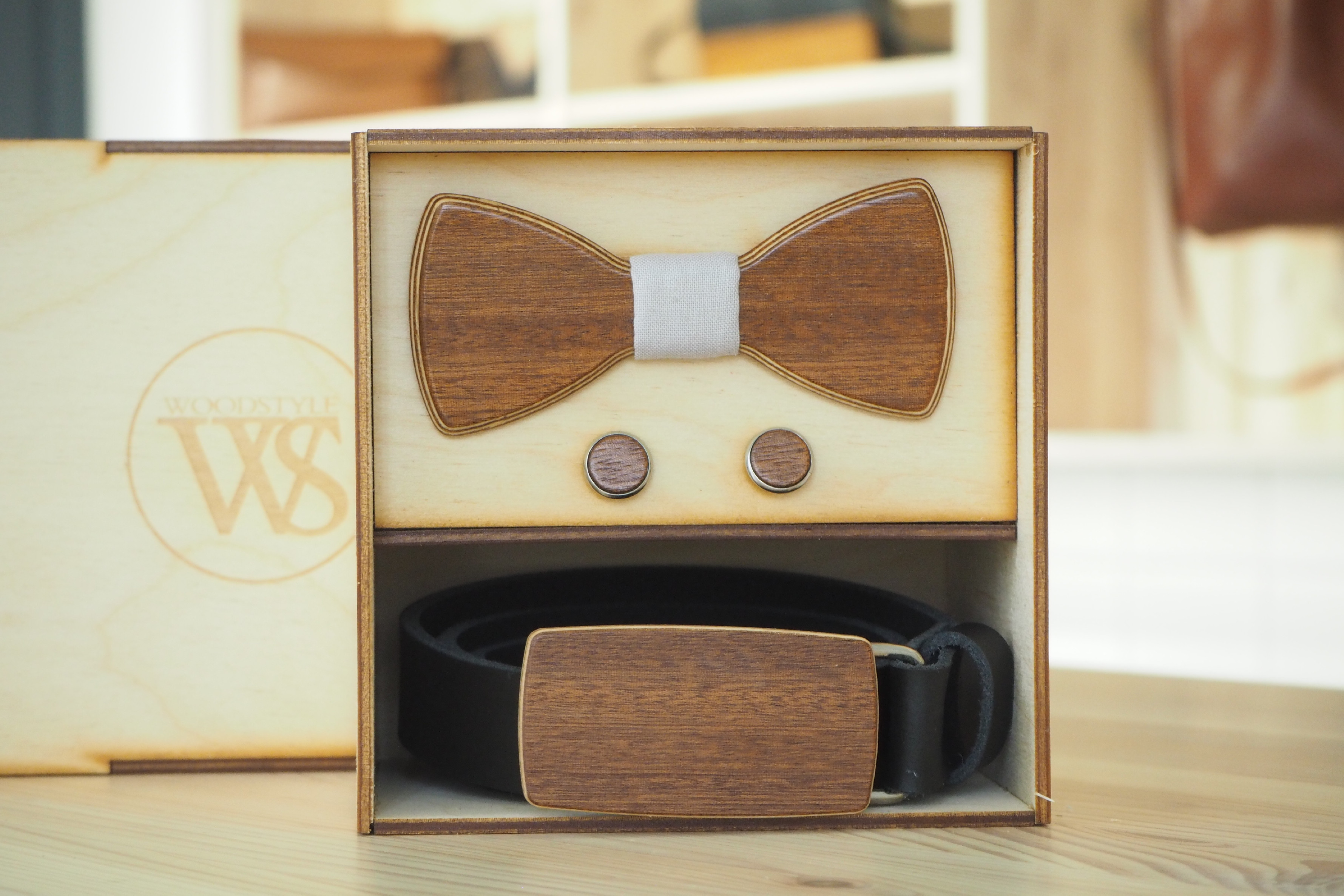 Wood Style Set Kulatý Třešeň - opasek,motýlek a manžetové knoflíčky Obvod pasu: 120, Barva středu: Šedá