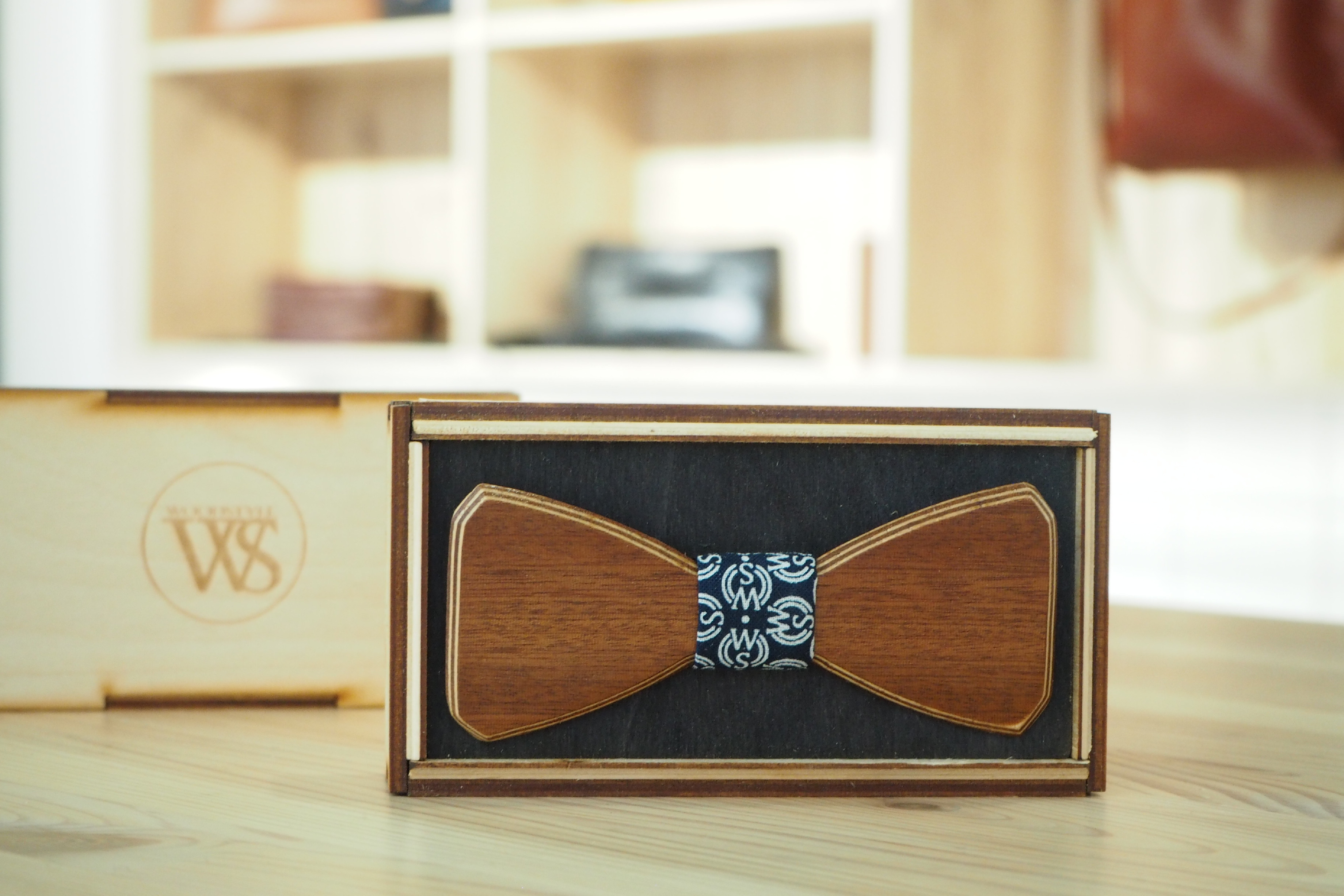 Wood Style Motýlek Hranatý WS Modrotisk Druhy dýh: Třešeň