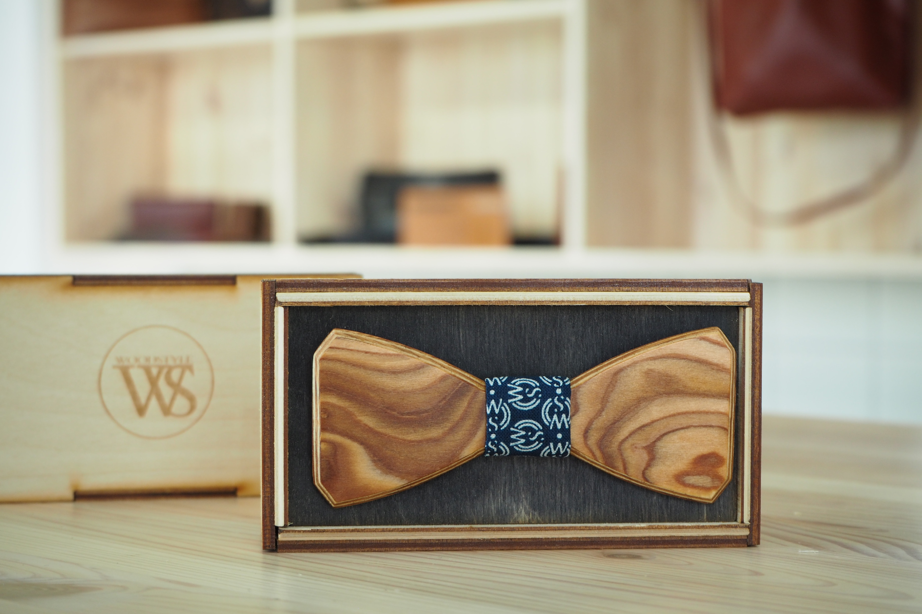 Wood Style Motýlek Hranatý WS Modrotisk Druhy dýh: Kořenice