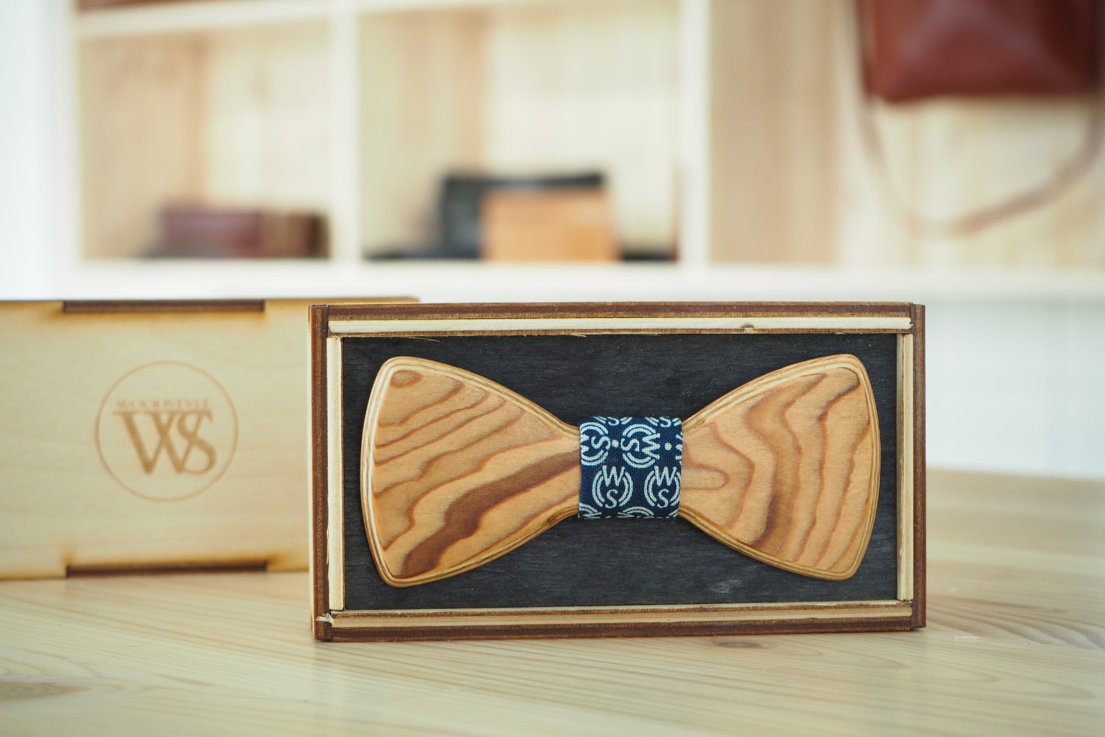 Wood Style Motýlek Kulatý WS Modrotisk Druhy dýh: Kořenice