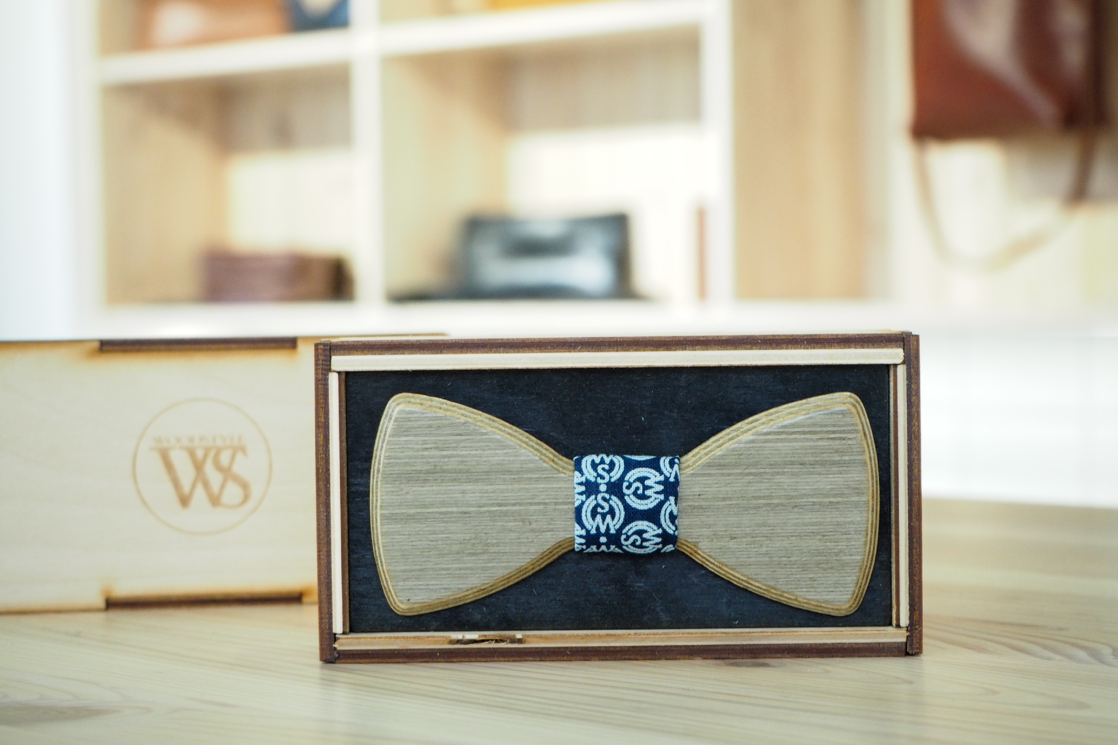 Wood Style Motýlek Kulatý WS Modrotisk Druhy dýh: Šedé hedvábí