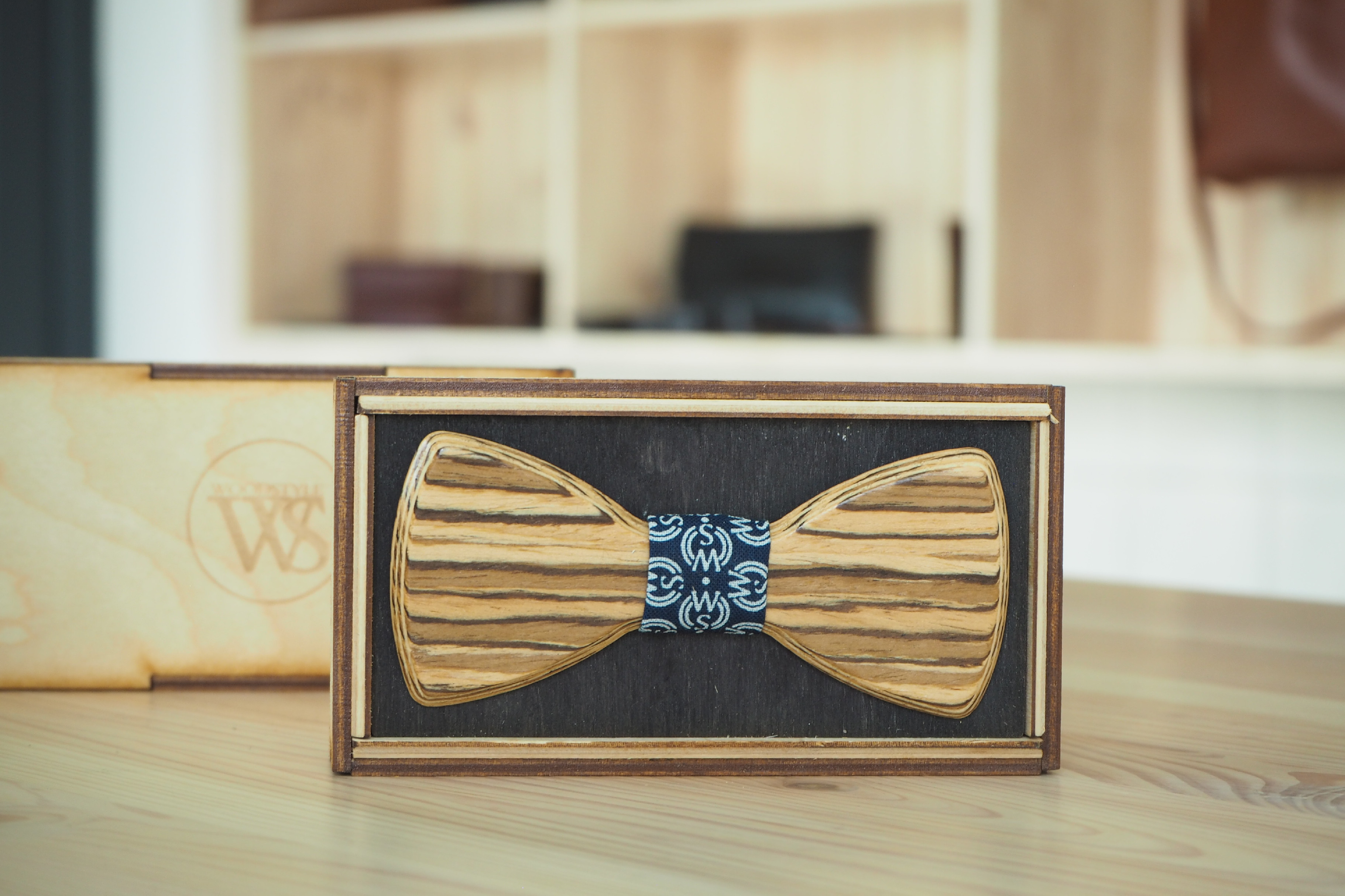 Wood Style Motýlek Kulatý WS Modrotisk Druhy dýh: Zebráno