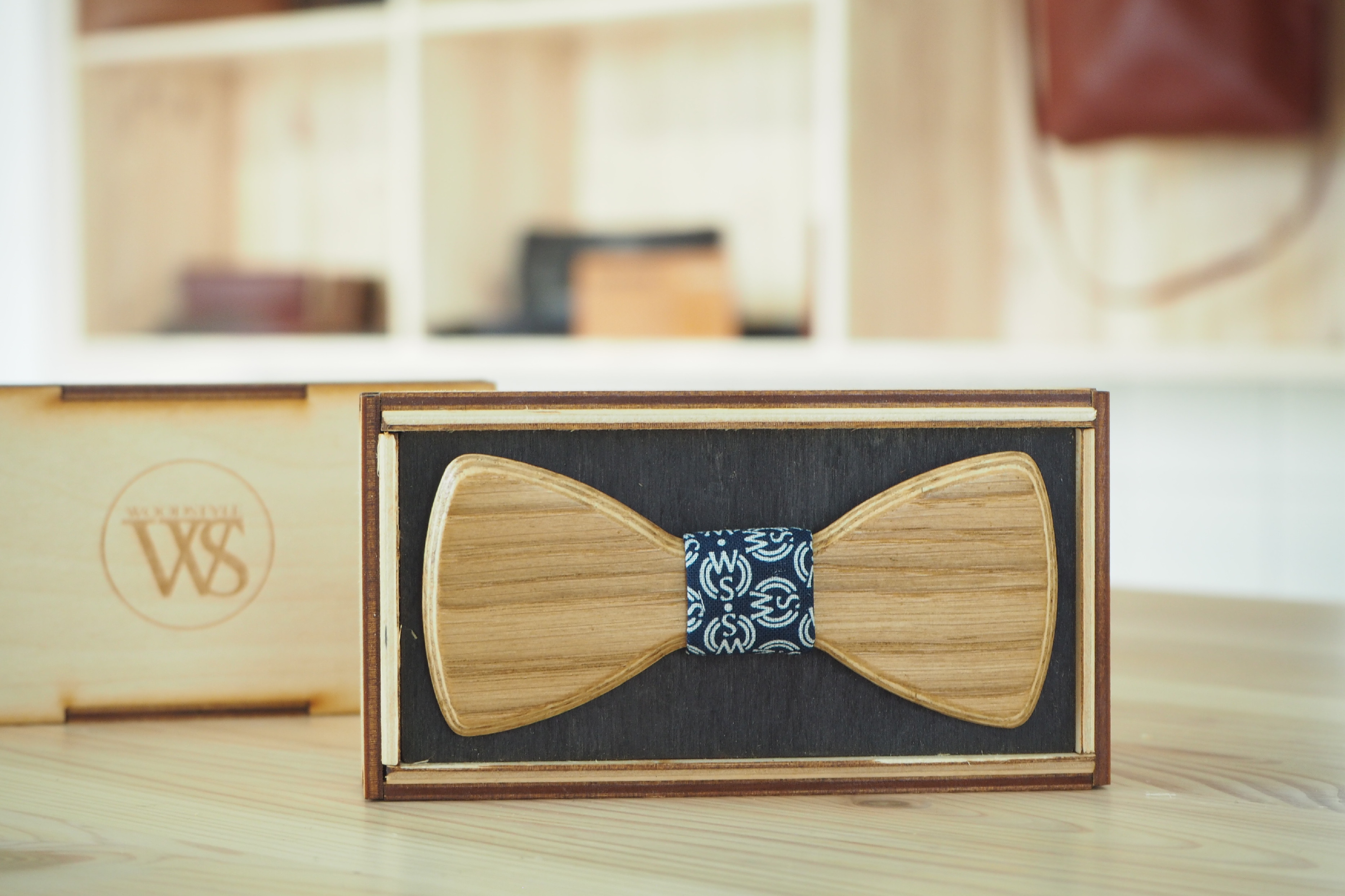 Wood Style Motýlek Kulatý WS Modrotisk Druhy dýh: Dub
