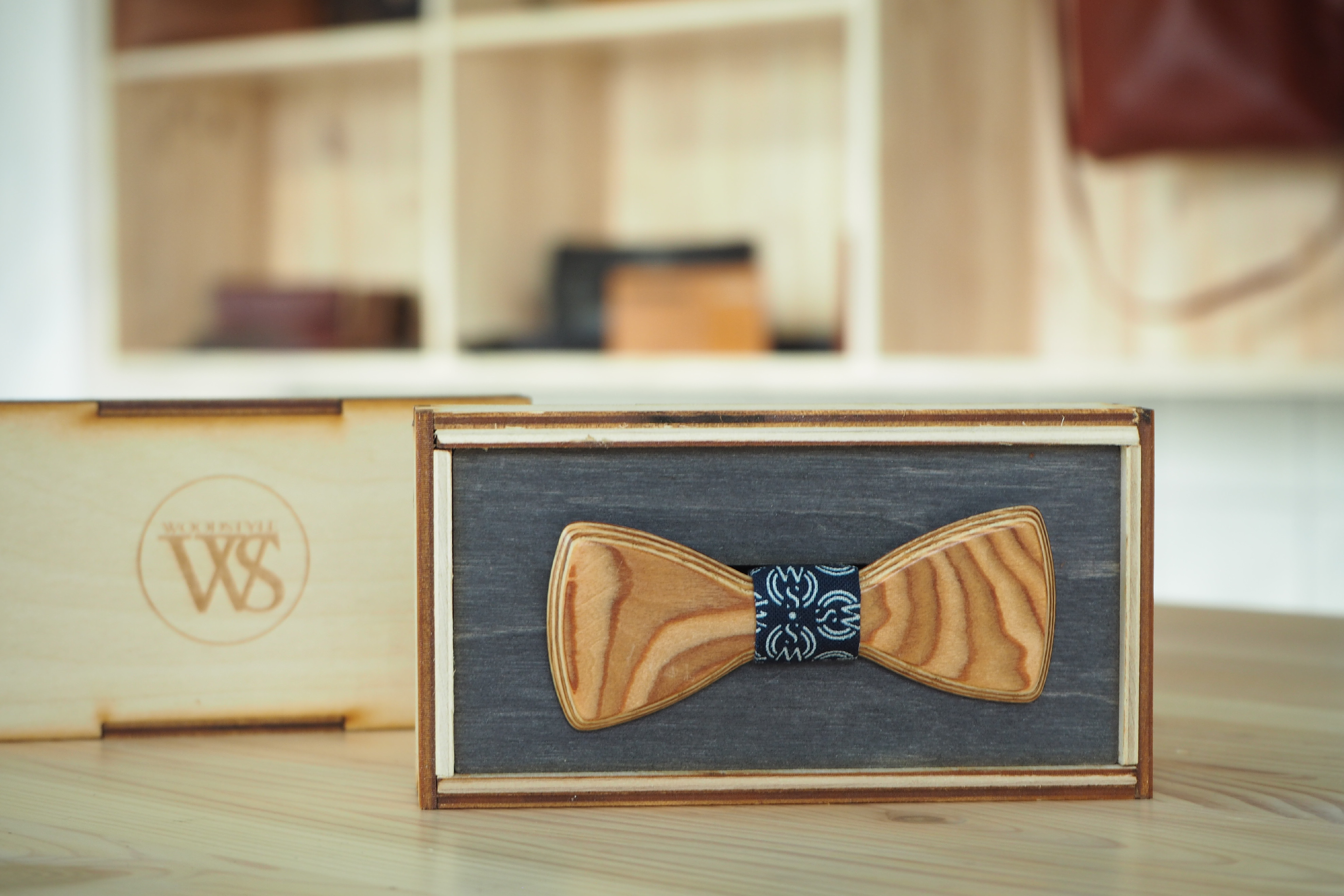 Wood Style Motýlek mini WS Modrotisk Druhy dýh: Kořenice