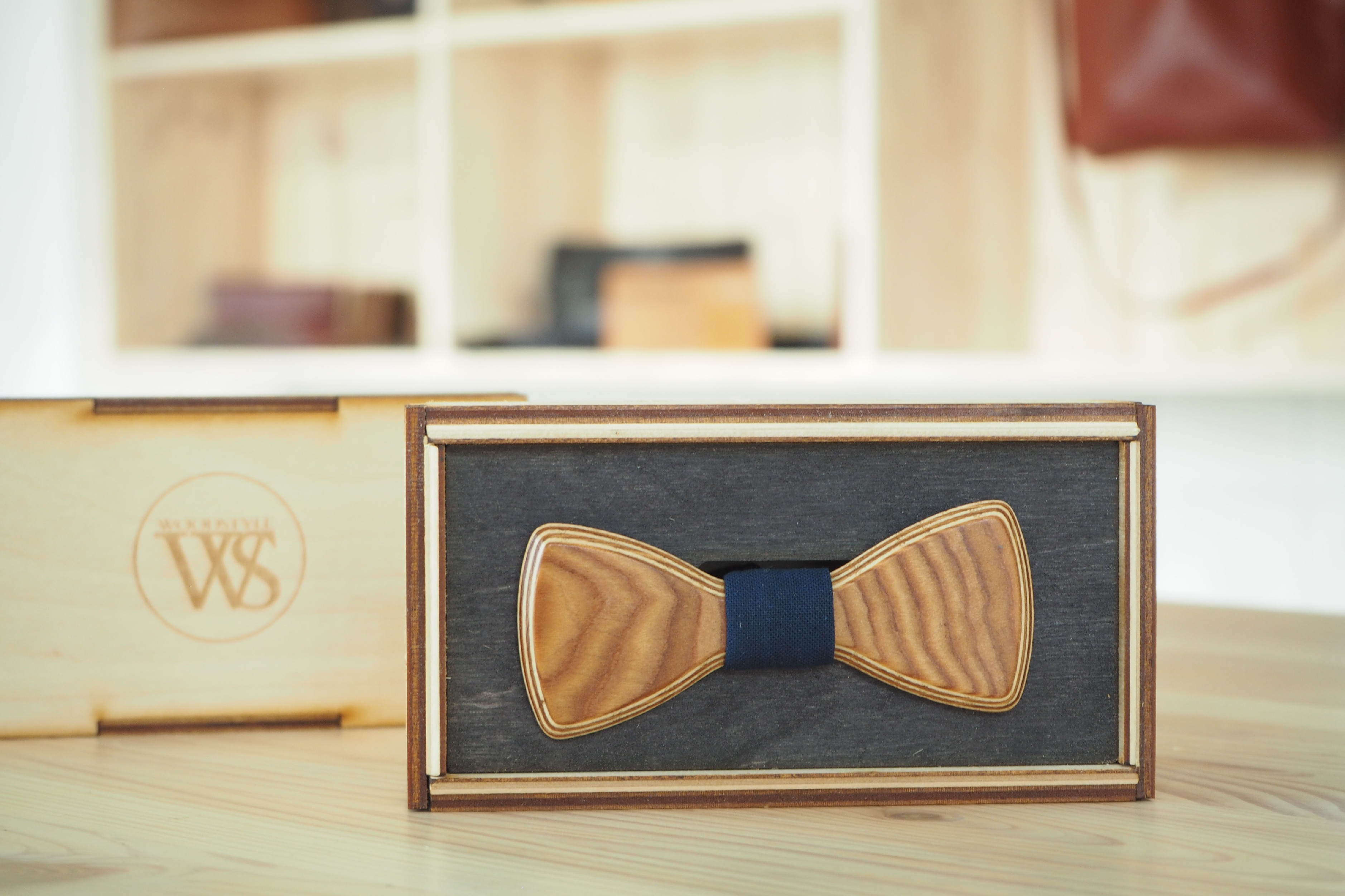 Wood Style Motýlek Mini Modrotisk Druhy dýh: Kořenice