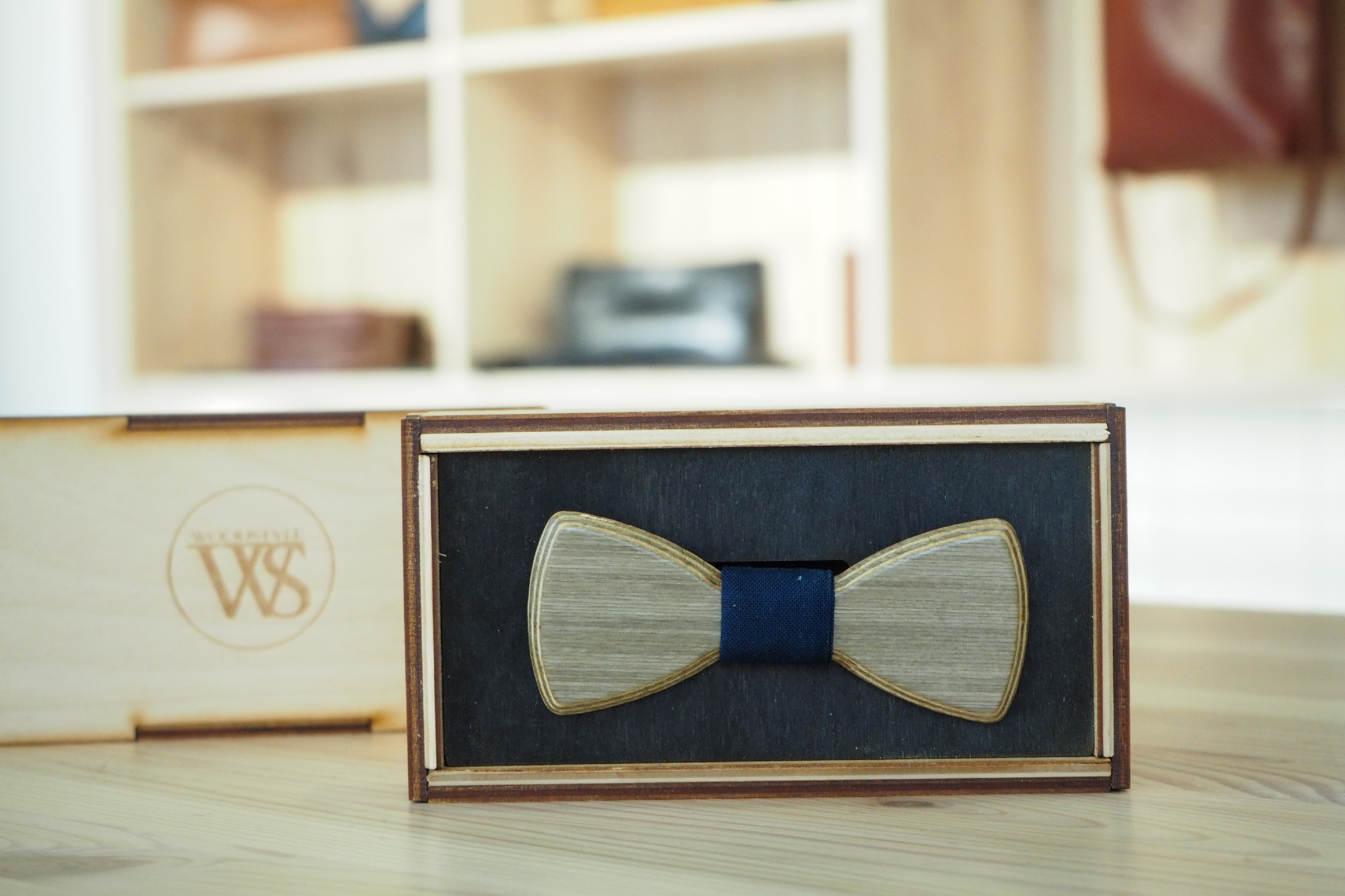 Wood Style Motýlek Mini Modrotisk Druhy dýh: Šedé hedvábí