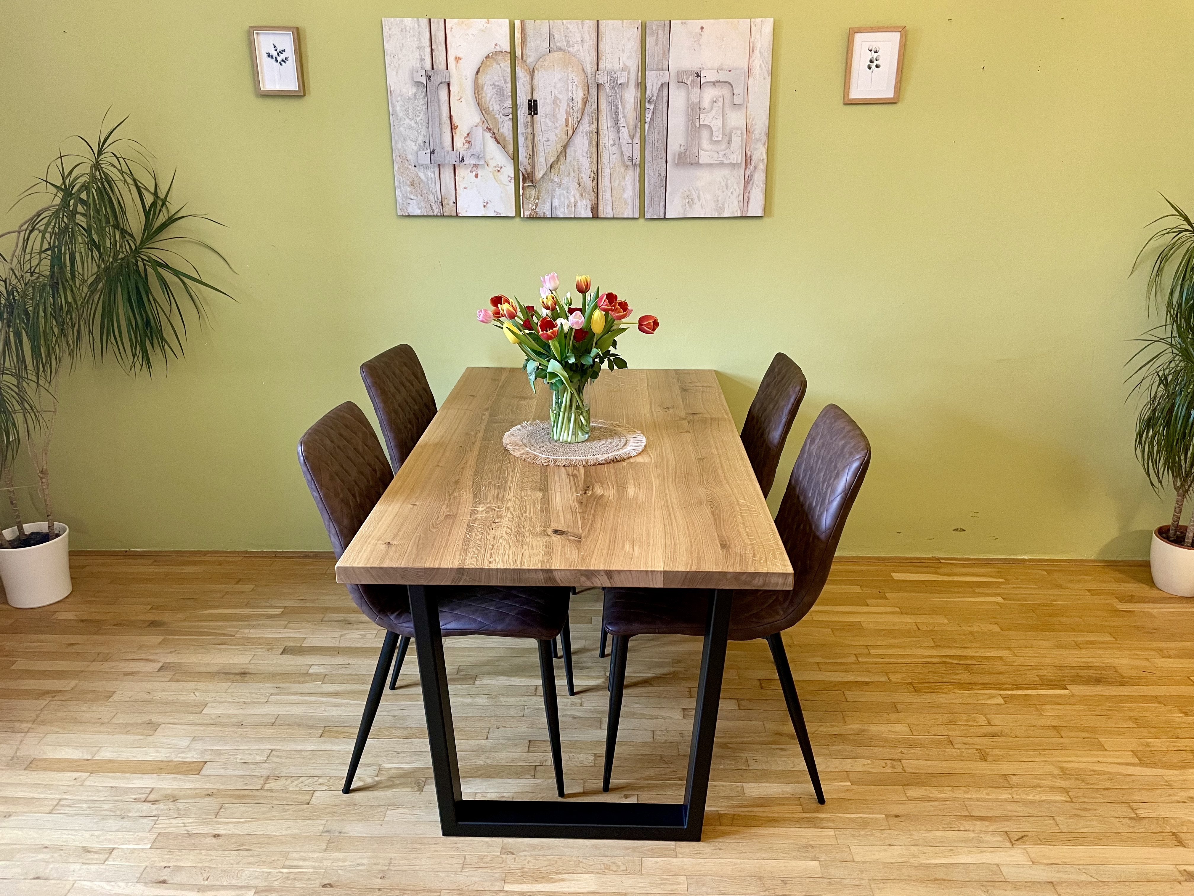 Jak správně vybrat jídelní stůl