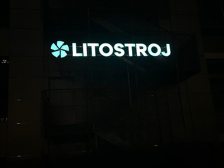 Podsvícené, nebo nepodsvícené 3D logo? Jak se rozhodnout