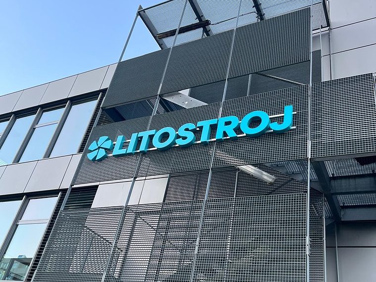 Z jakého materiálu zvolit 3D logo: dřevo, kov, akrylát, nebo mech?