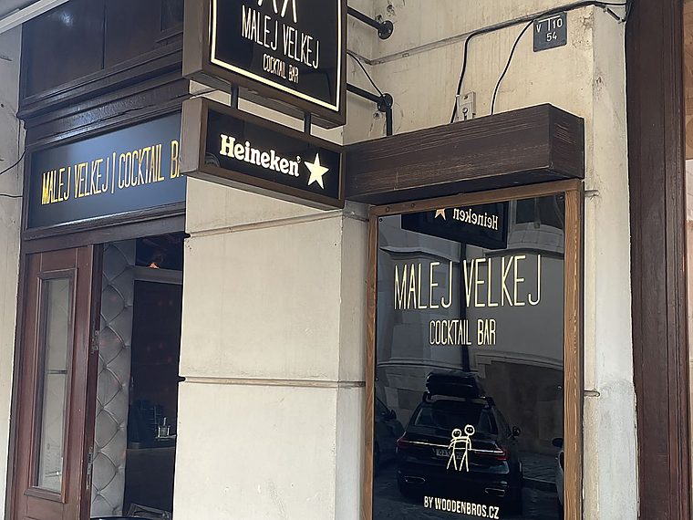 Branding restaurace a baru: od loga po atmosféru