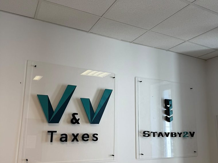 Výroba 3D loga pro V & V Taxes