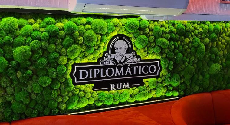 Mechová stěna do interiéru