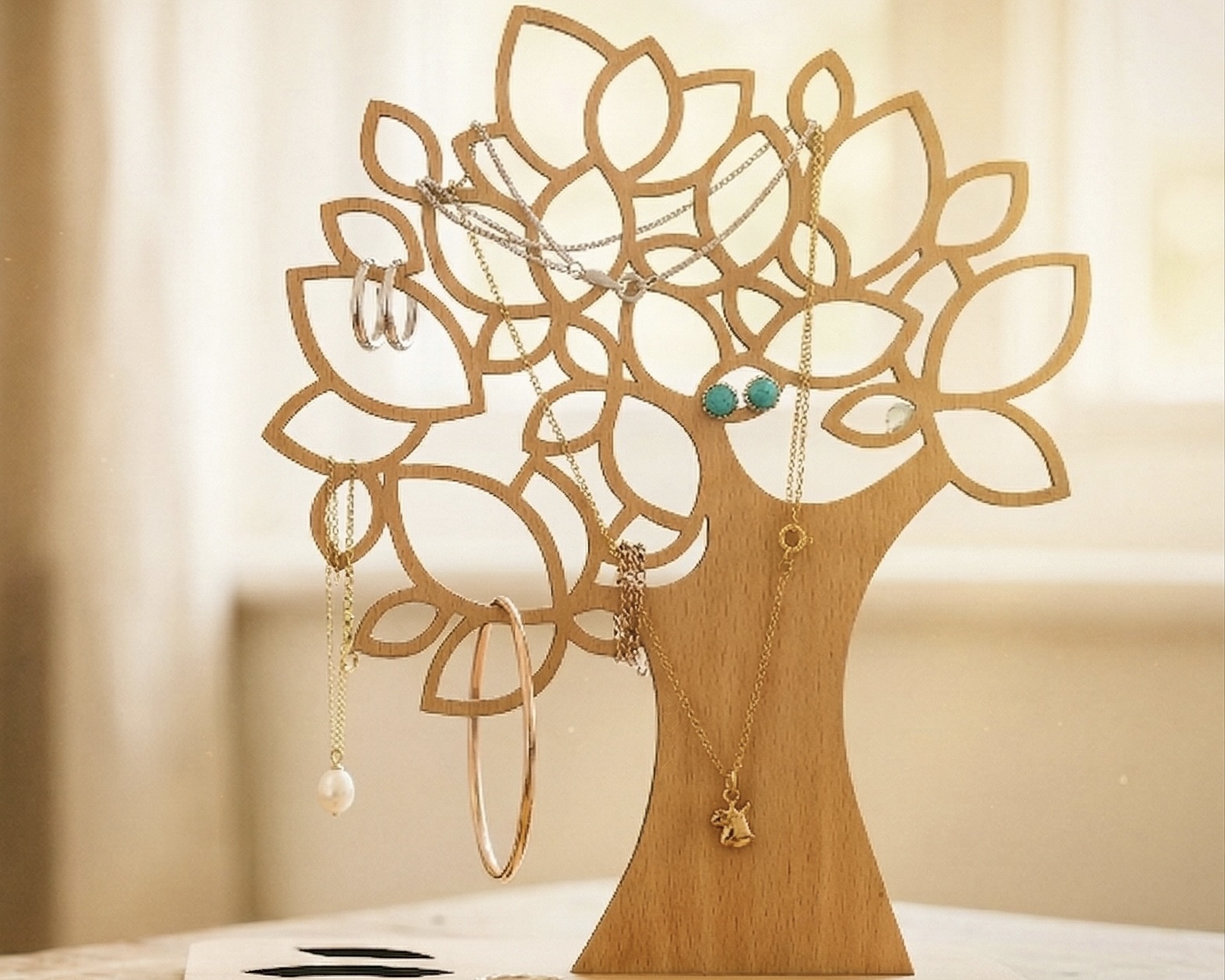 Unique Gifts for Women: Tips for 30th, 40th, and 50th Birthdays