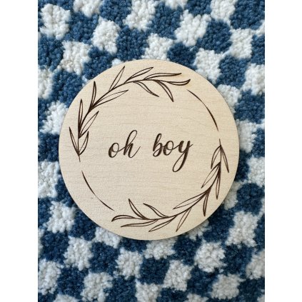 dřevěná milníková kartička k oznámení narození chlapečka