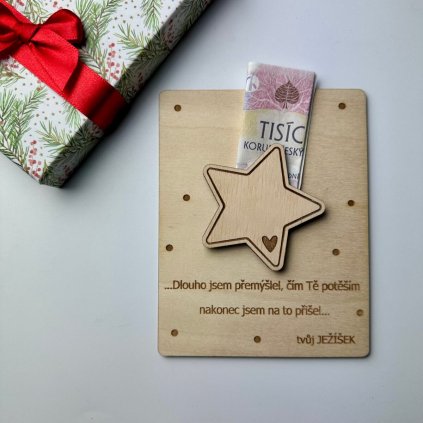 dřevěná karta na peníze od ježíška