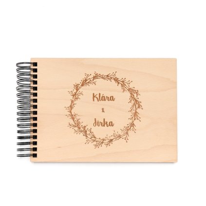 Dřevěné fotoalbum s gravírováním – stylové album z přírodního dřeva pro uchování vzpomínek, s možností personalizace