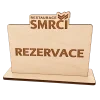 cedulka s nápisem rezervace do restaurace