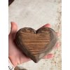 Drevené tvarované srdiečka
