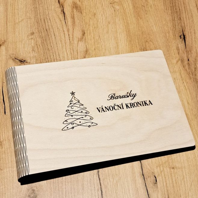 Tuhle zakázku z loňského roku si moc dobře pamatuji. Vánoční kroniku pro Barušku jsme totiž odesílali doslova za 5 12. ☺️...