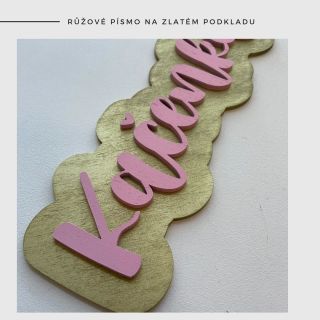Další jmenovka z naší dílny jde směrem ke Kačence.💗 #jmenovka #jmenovkanadvere #detskýpokoj #dcera #syn #darek...
