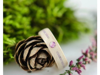 Zásnubní dřevěný prsten