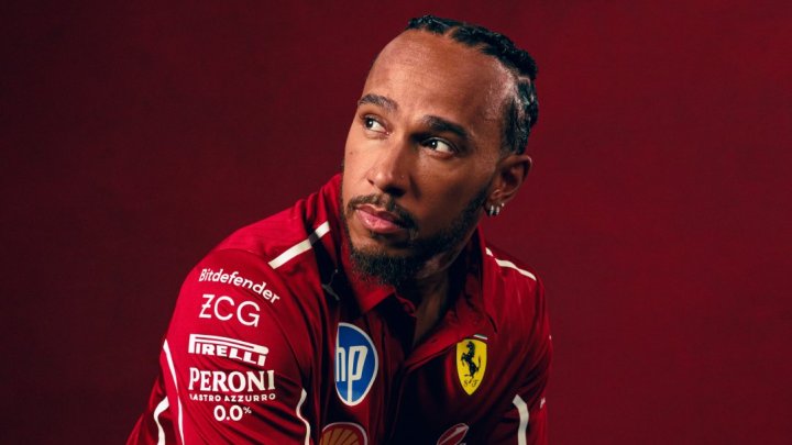 Hamilton se svými trofejemi