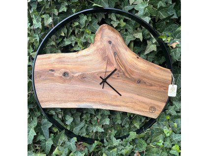 Designové hodiny s černým ořechem