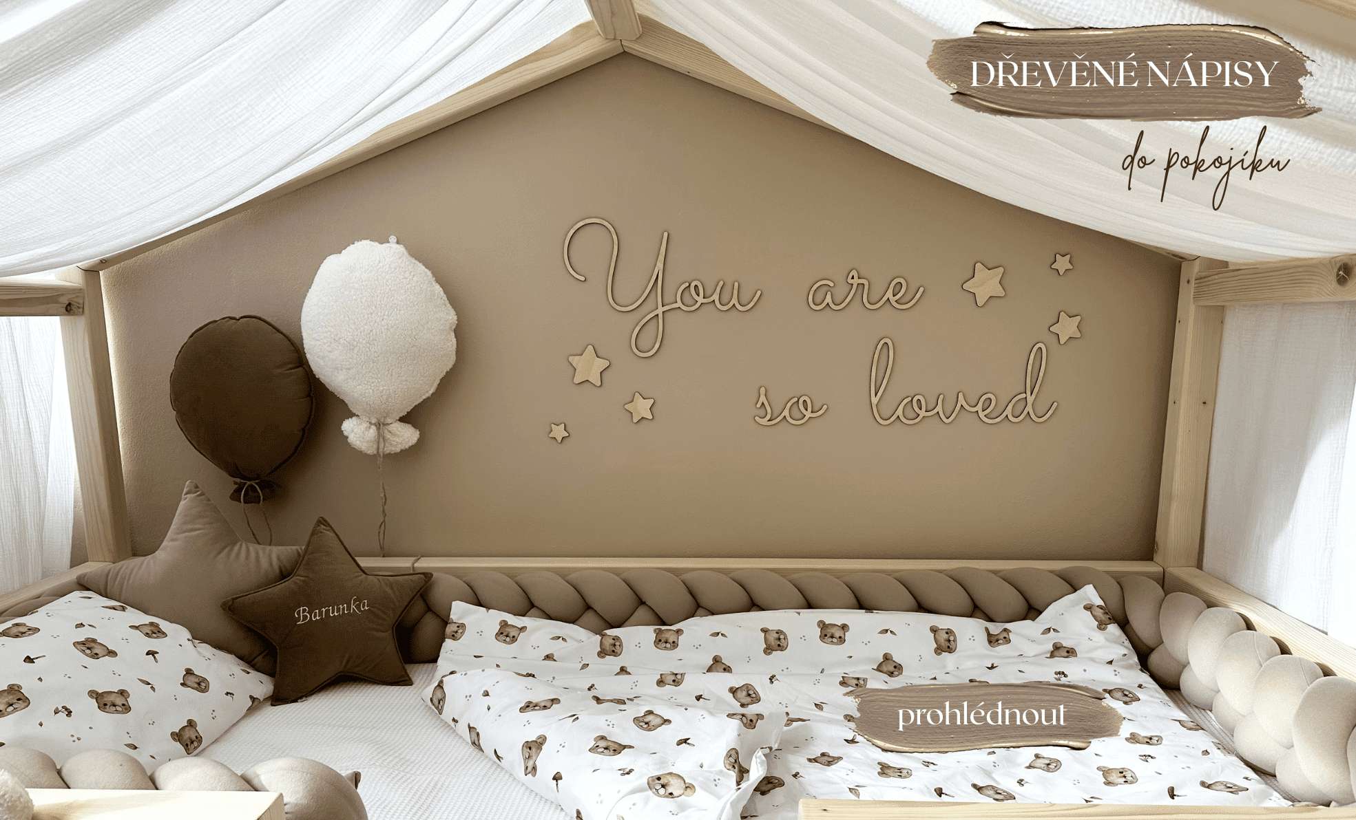 Dřevěné nápisy do dětských pokojíčků z Woodify.cz přinášejí osobitou a hravou dekoraci, kterou lze přizpůsobit jménem či vlastním textem. Naše personalizované dřevěné jmenovky jsou vyráběny s precizním gravírováním a krásně doplní každý dětský pokoj.