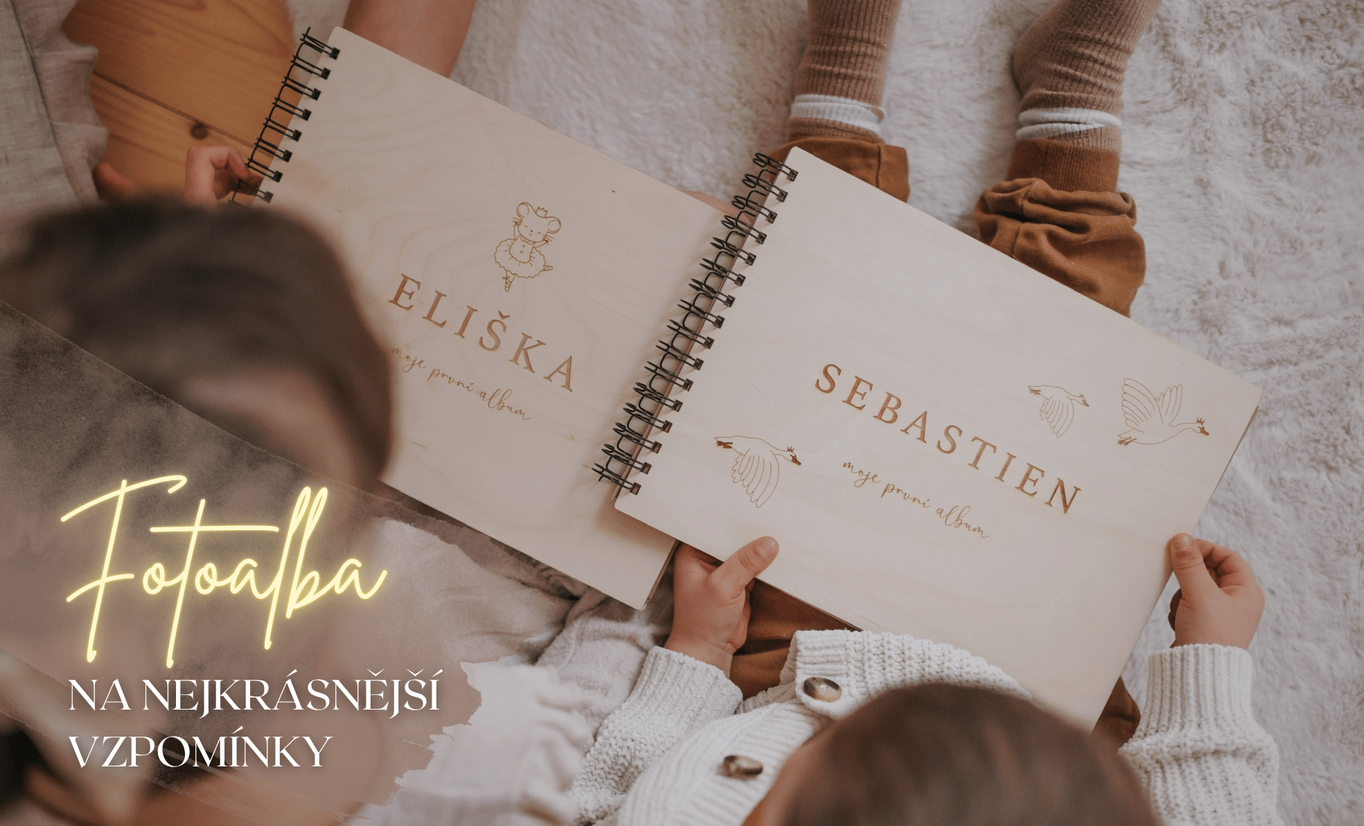 Dětské fotoalbum z Woodify.cz je jedinečné dřevěné fotoalbum určené k uchování nejkrásnějších vzpomínek na dětství. Personalizované fotoalbum s gravírováním jména, data narození či vlastního textu vytváří originální a trvalou památku pro miminko.