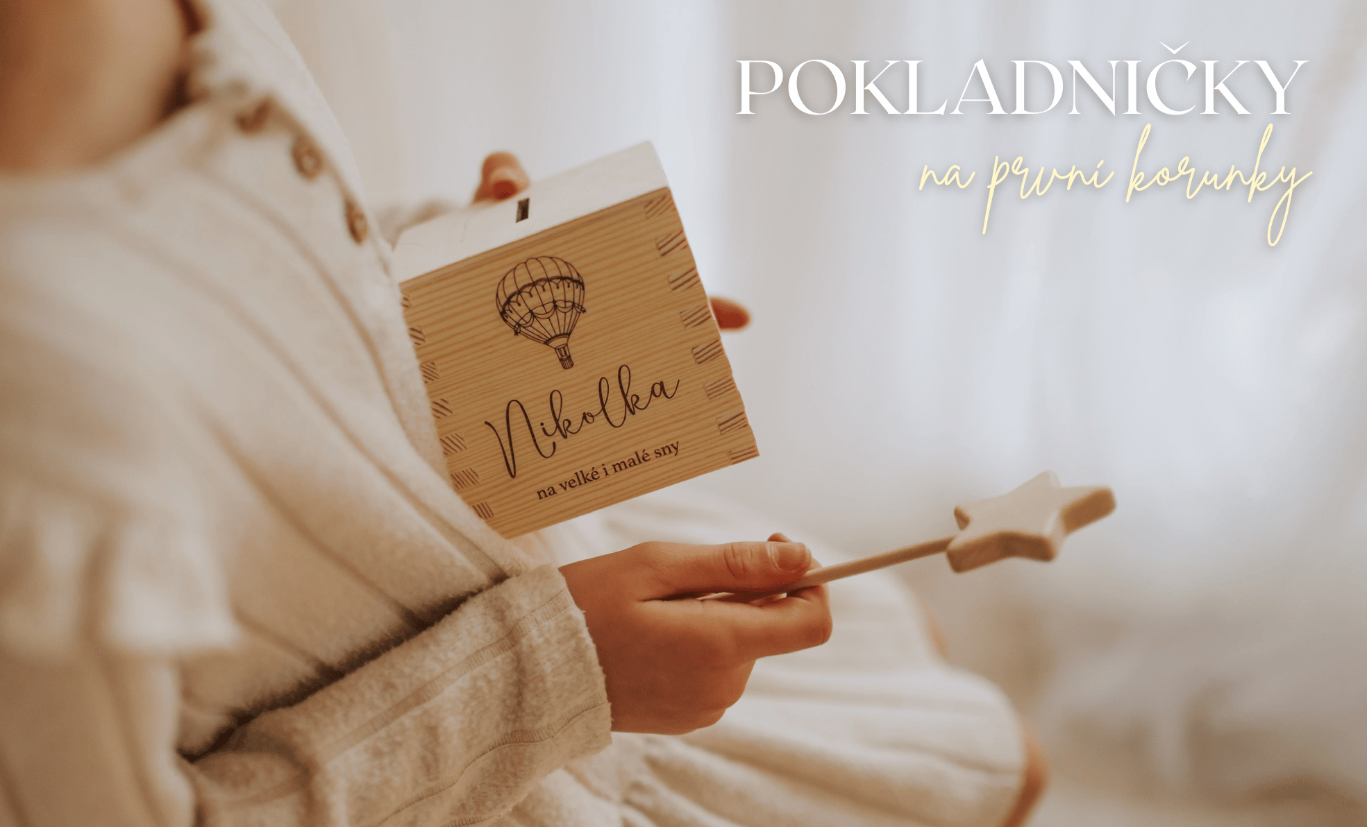 dřevěné pokladničky, pokladničky ze dřeva, gravírované dřevěné pokladničky, personalizované dřevěné pokladničky, dřevěná pokladnička na míru, dětská dřevěná pokladnička, pokladnička se jménem, pokladnička s gravírováním, originální dřevěná pokladnička