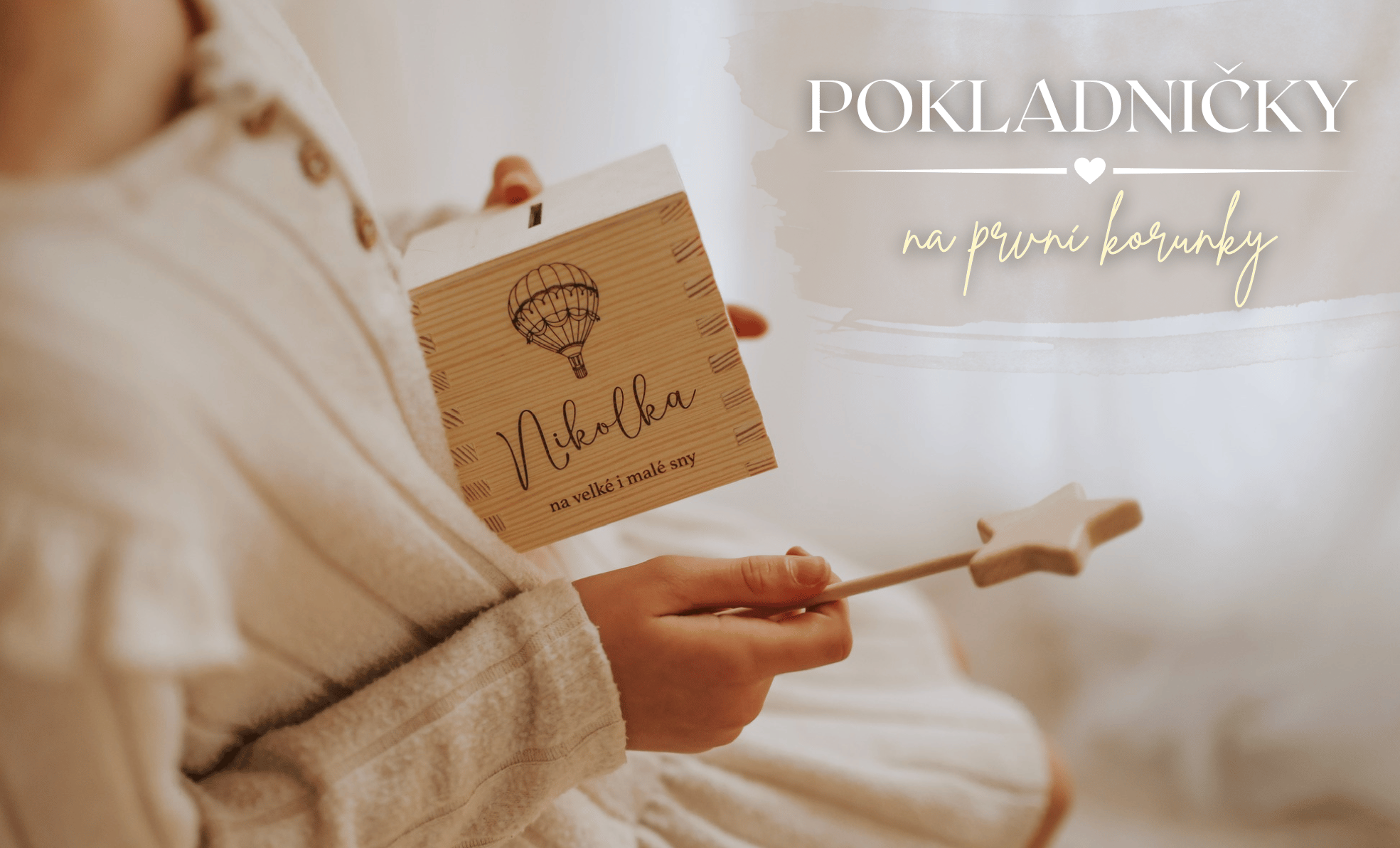 dřevěné pokladničky, pokladničky ze dřeva, gravírované dřevěné pokladničky, personalizované dřevěné pokladničky, dřevěná pokladnička na míru, dětská dřevěná pokladnička, pokladnička se jménem, pokladnička s gravírováním, originální dřevěná pokladnička