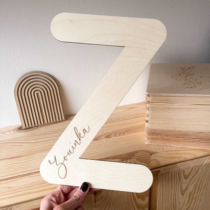 Dřevěné písmeno se jménem WOodify