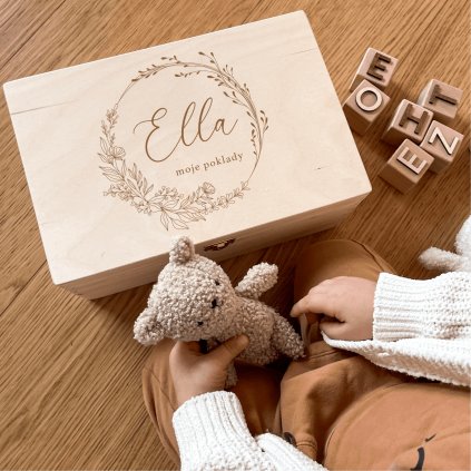 Dřevěný vzpomínkový box se jménem Woodify Wreath