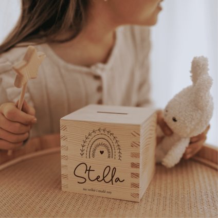 Dětská pokladnička ze dřeva se jménem